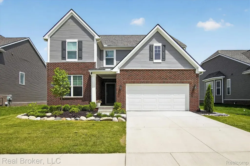 2344 Provencal Drive Commerce Charter Township MI 48382
