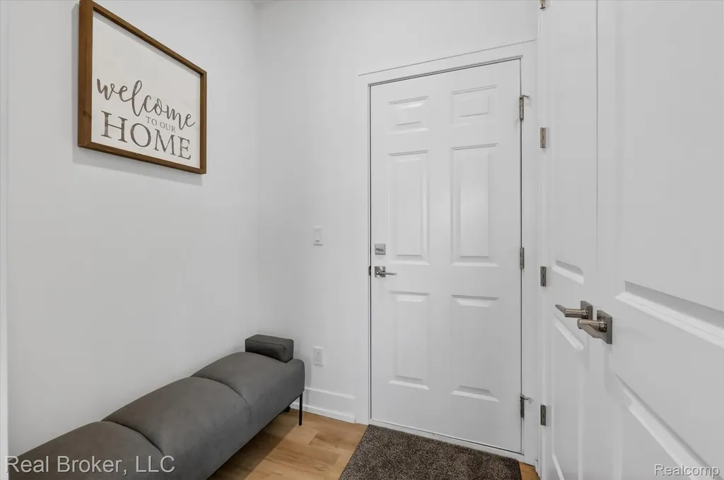 2344 Provencal Drive Commerce Charter Township MI 48382