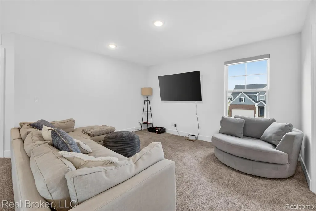 2344 Provencal Drive Commerce Charter Township MI 48382