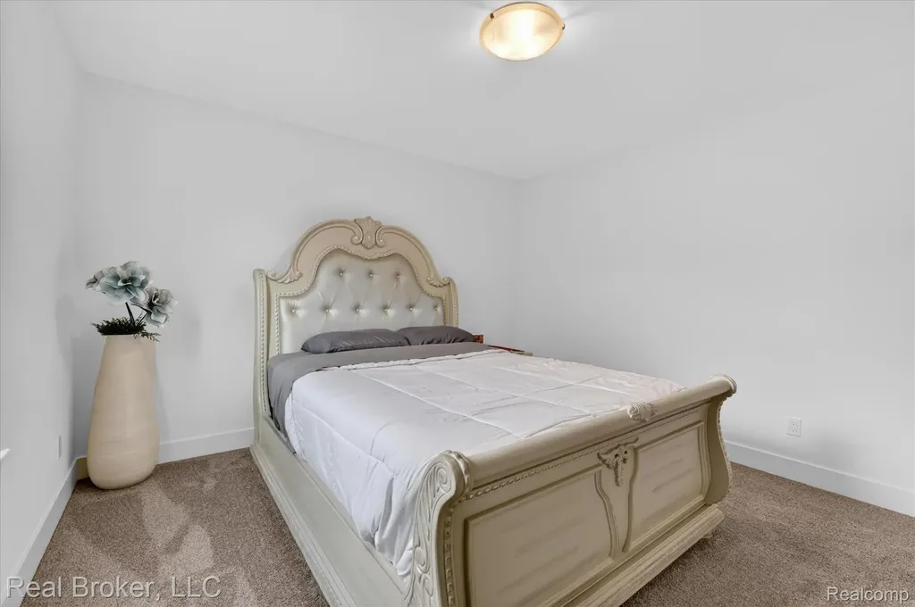 2344 Provencal Drive Commerce Charter Township MI 48382