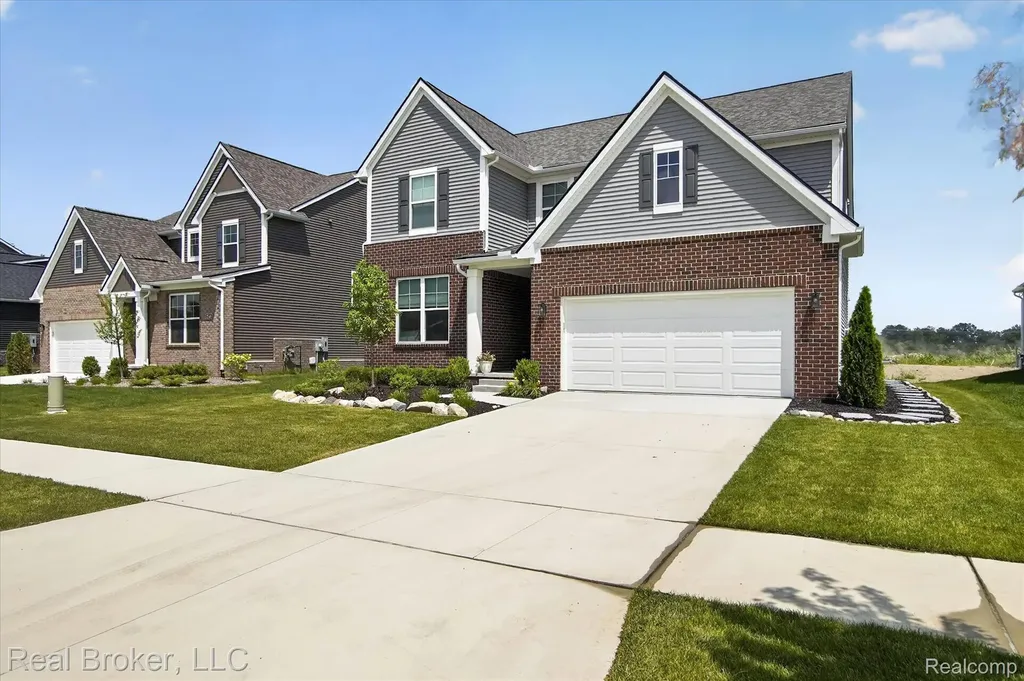 2344 Provencal Drive Commerce Charter Township MI 48382