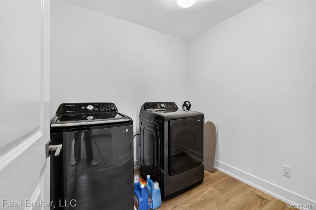 2344 Provencal Drive Commerce Charter Township MI 48382