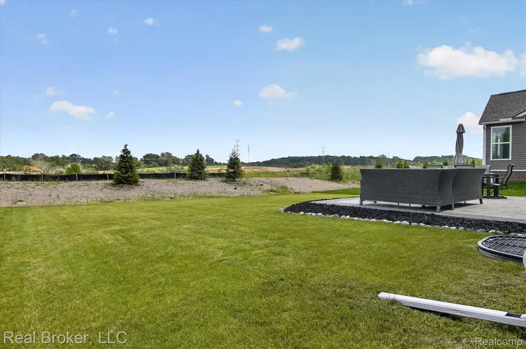 2344 Provencal Drive Commerce Charter Township MI 48382