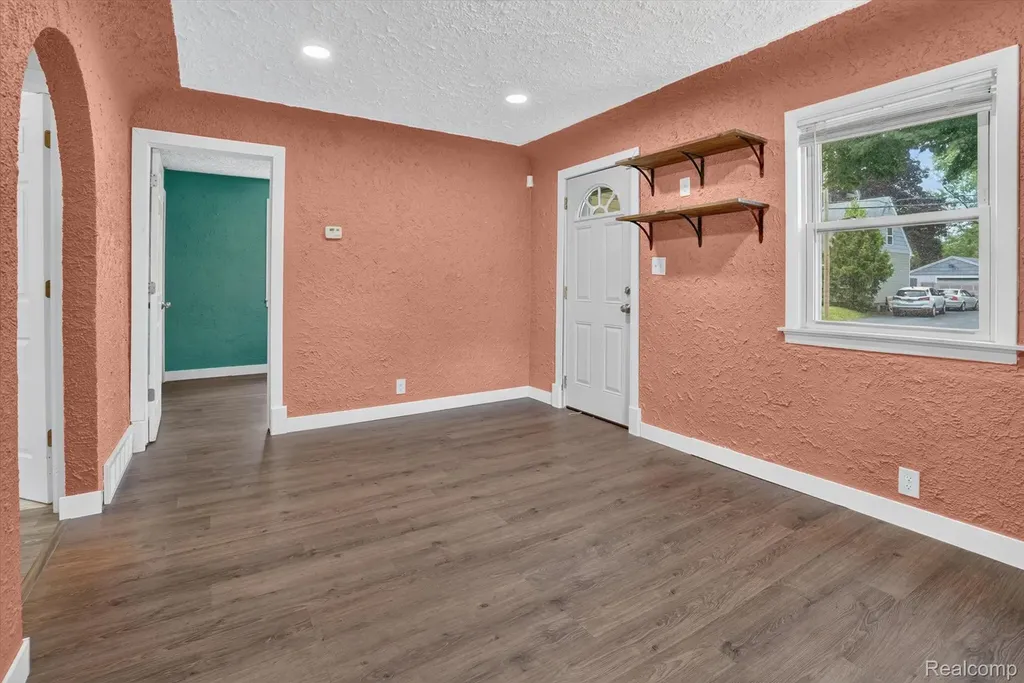 3901 Lowcroft Avenue Lansing City MI 48910