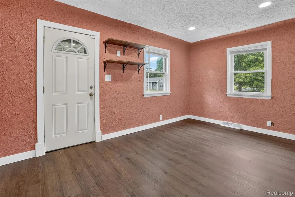 3901 Lowcroft Avenue Lansing City MI 48910