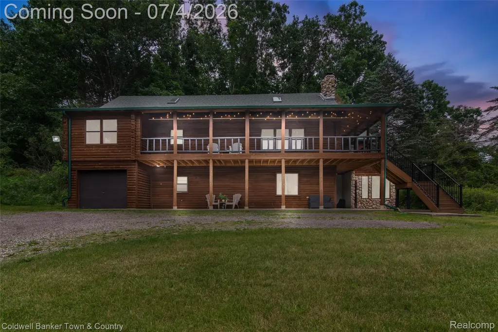 7335 Richardson Road Hamburg Township MI 48843