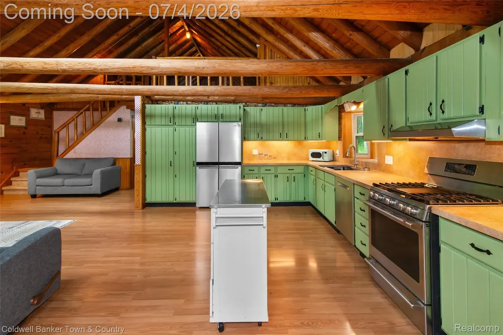 7335 Richardson Road Hamburg Township MI 48843