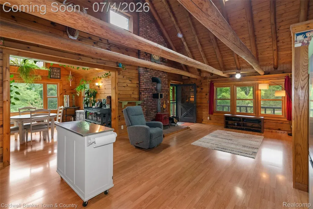 7335 Richardson Road Hamburg Township MI 48843
