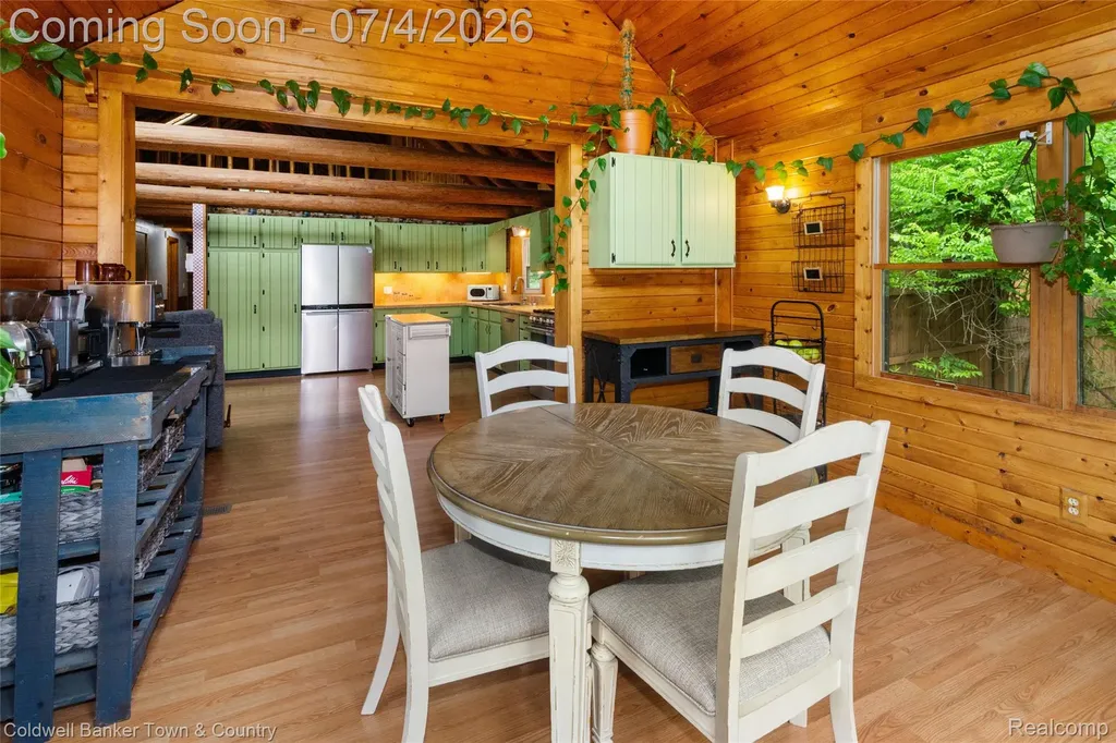 7335 Richardson Road Hamburg Township MI 48843