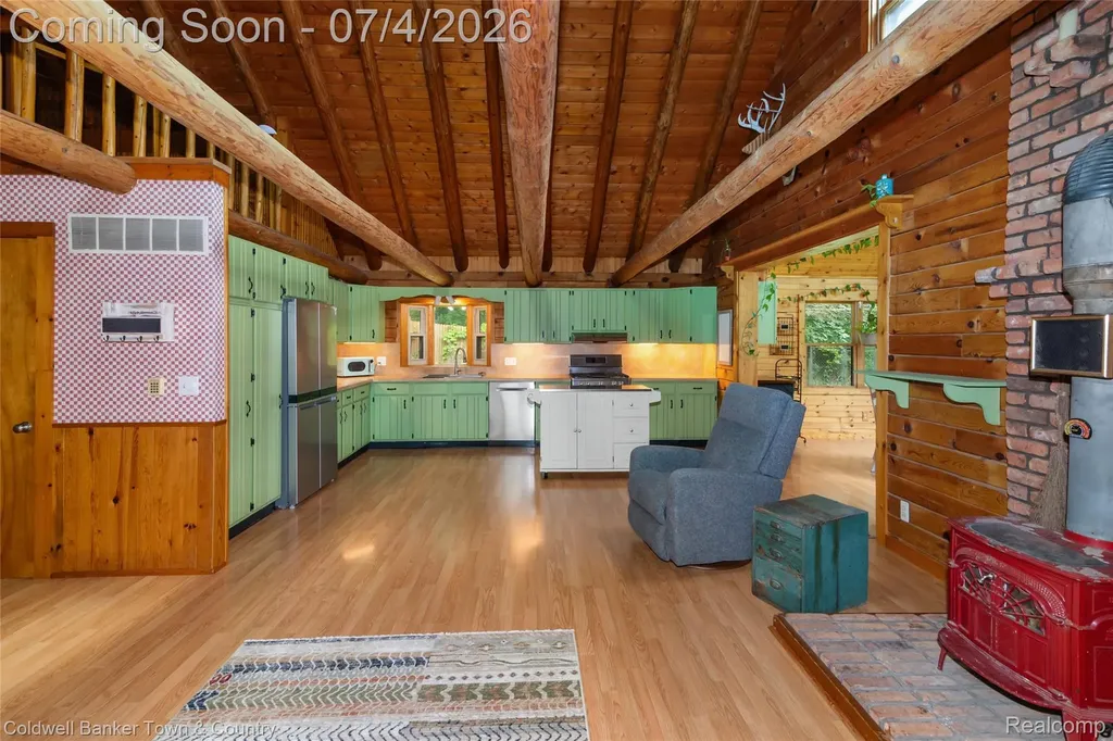 7335 Richardson Road Hamburg Township MI 48843