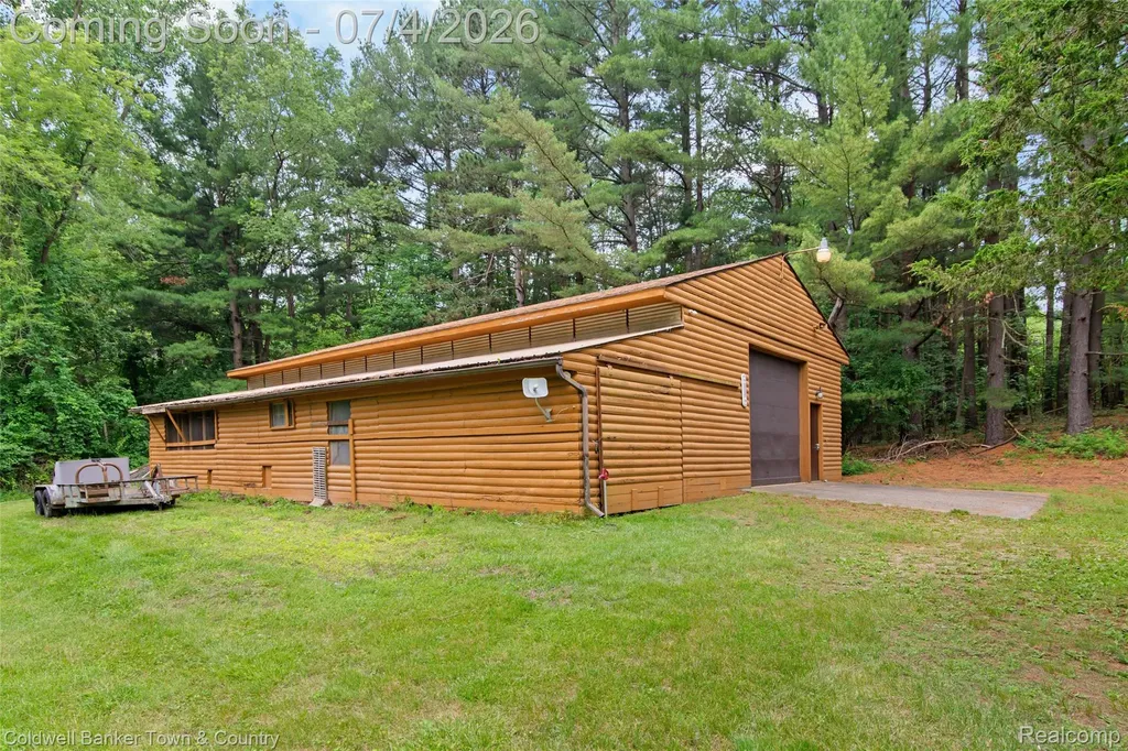 7335 Richardson Road Hamburg Township MI 48843