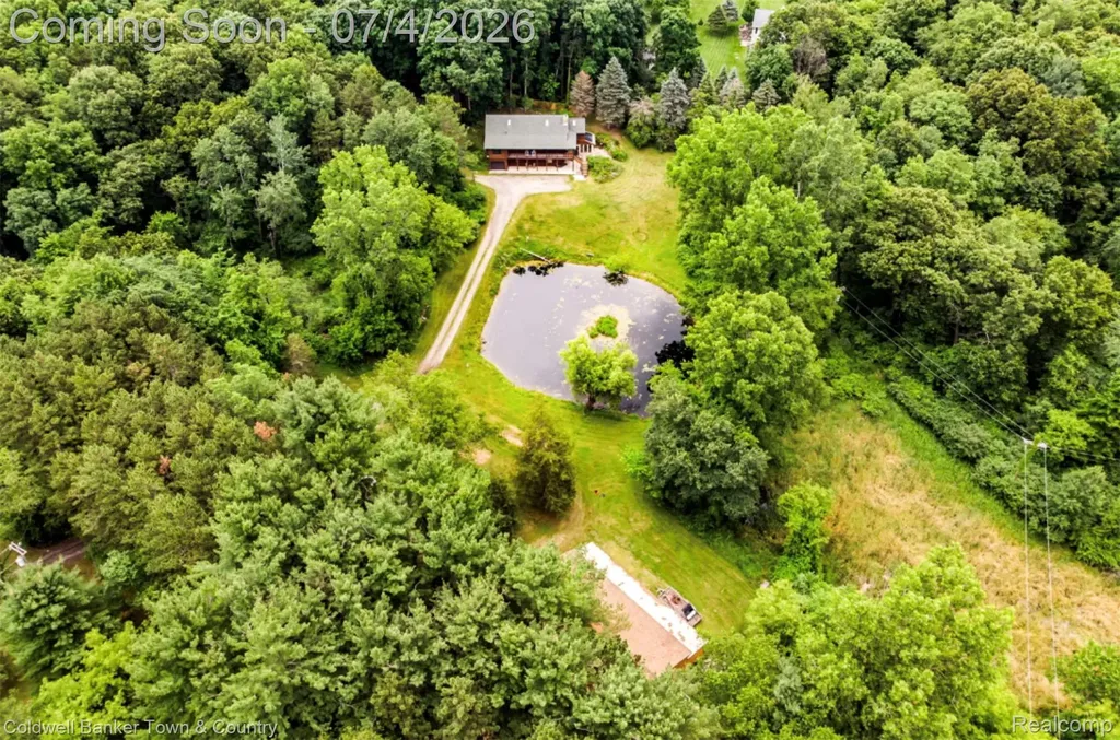 7335 Richardson Road Hamburg Township MI 48843