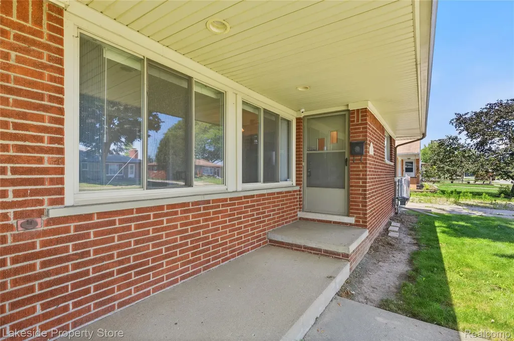 35313 Weideman Street Clinton Charter Township MI 48035