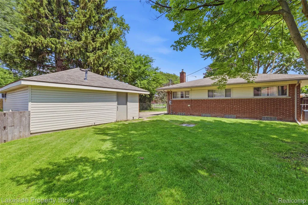 35313 Weideman Street Clinton Charter Township MI 48035