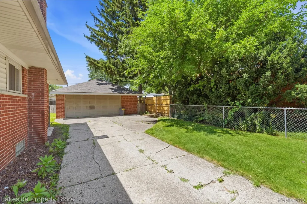 35313 Weideman Street Clinton Charter Township MI 48035