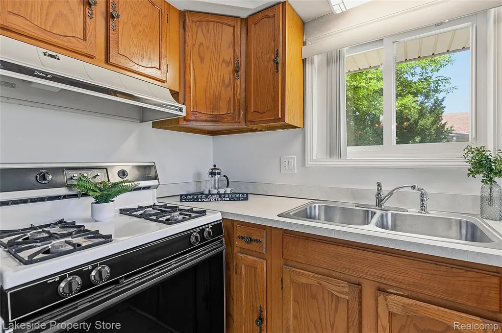 35313 Weideman Street Clinton Charter Township MI 48035