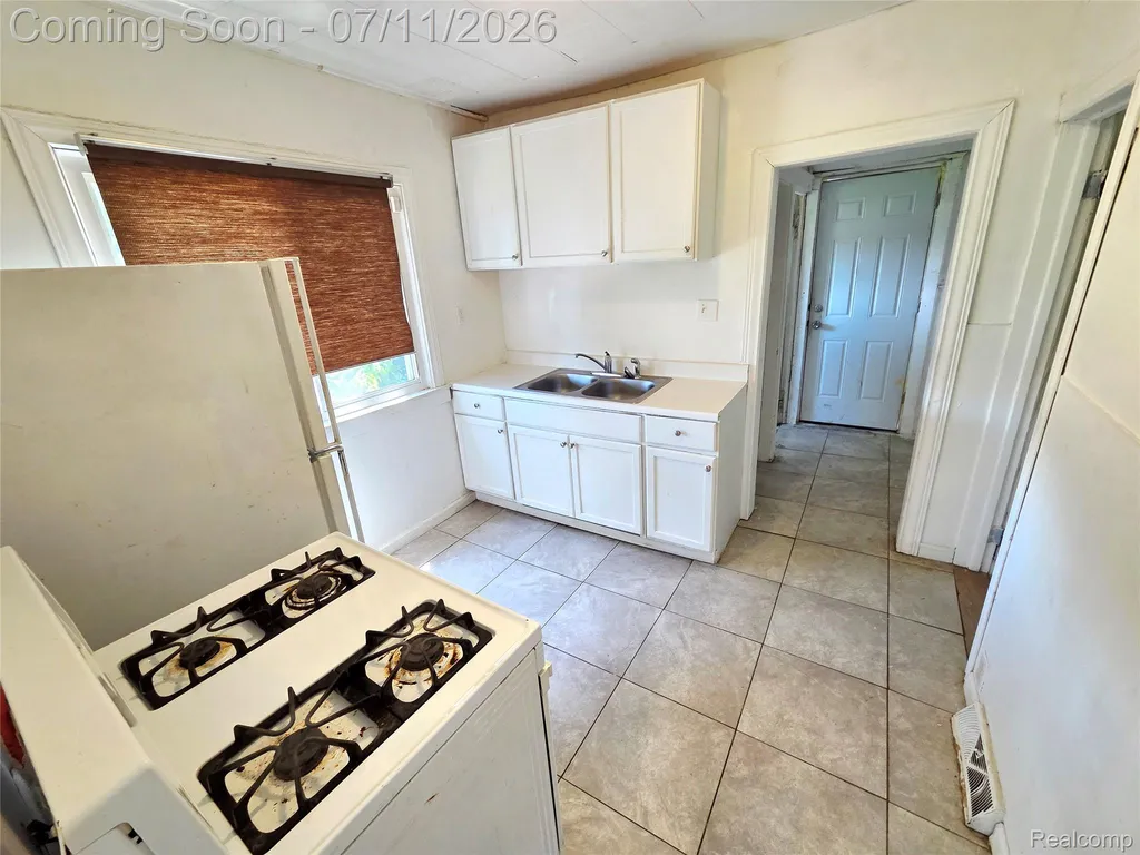 5021 Anatole Street Detroit City MI 48236