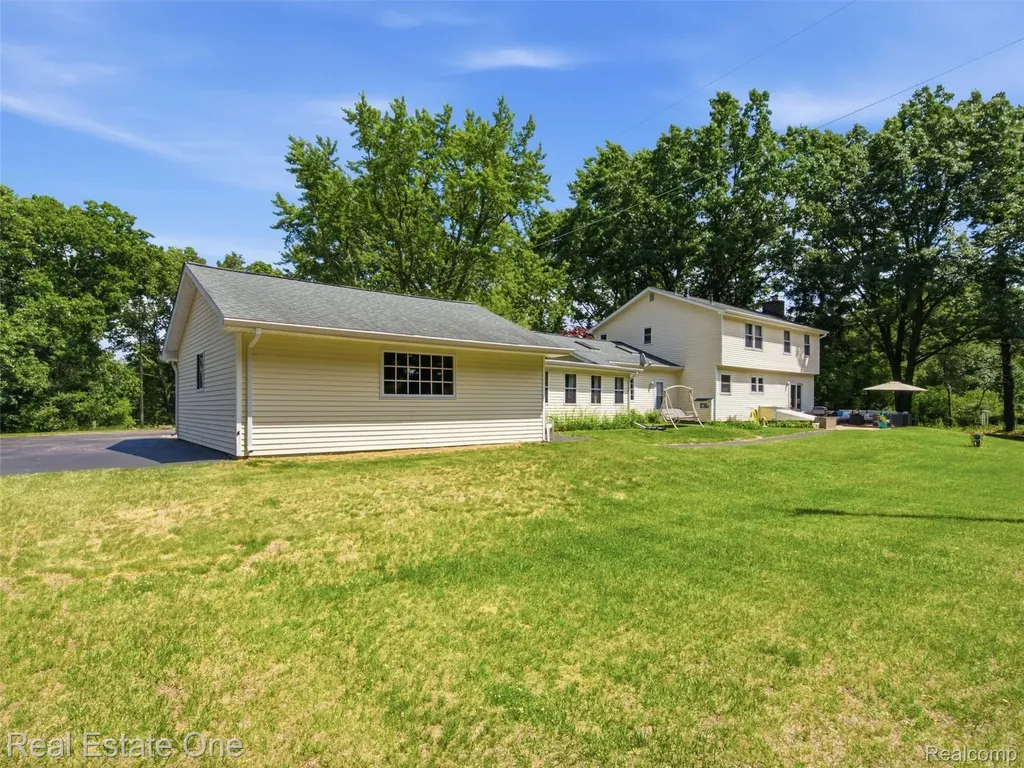 1230 Bald Eagle Lake Road Groveland Township MI 48462