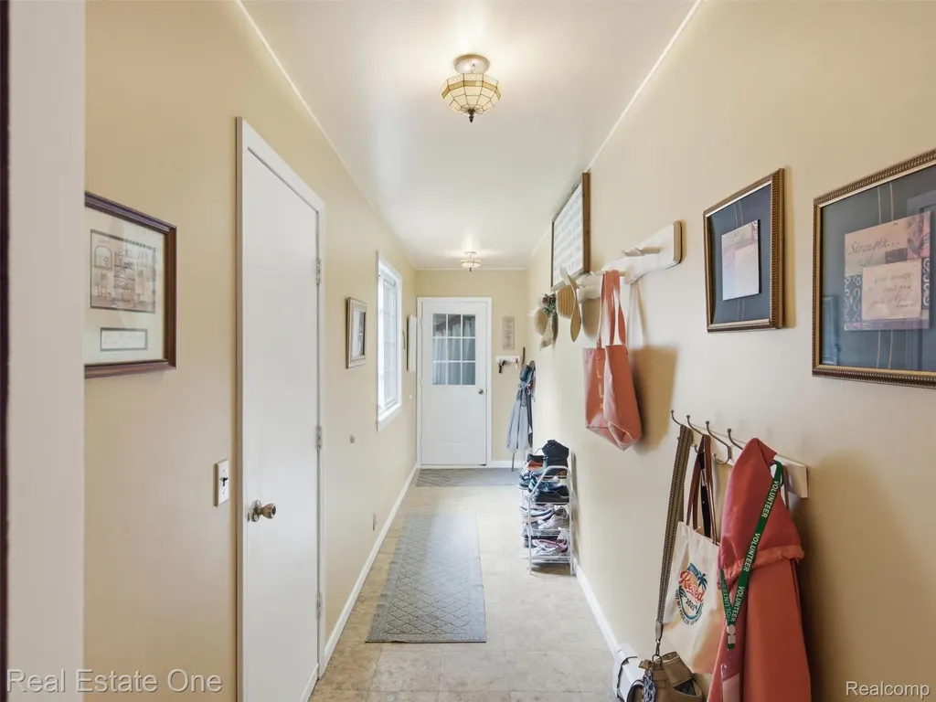 1230 Bald Eagle Lake Road Groveland Township MI 48462