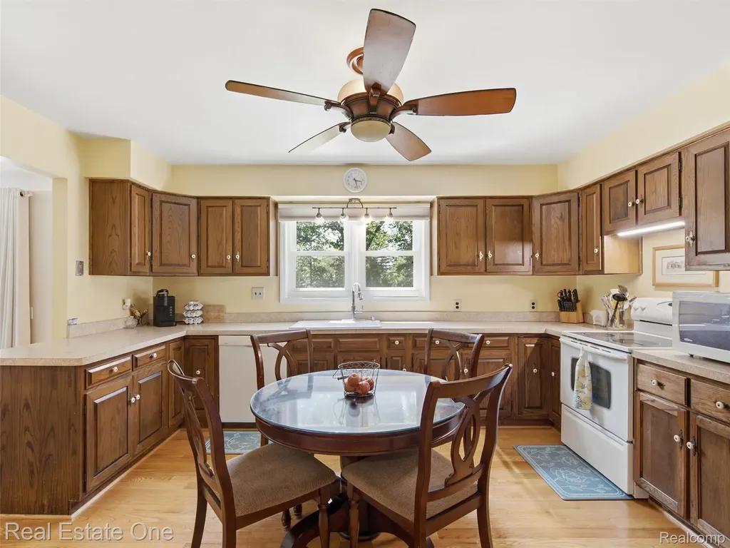 1230 Bald Eagle Lake Road Groveland Township MI 48462