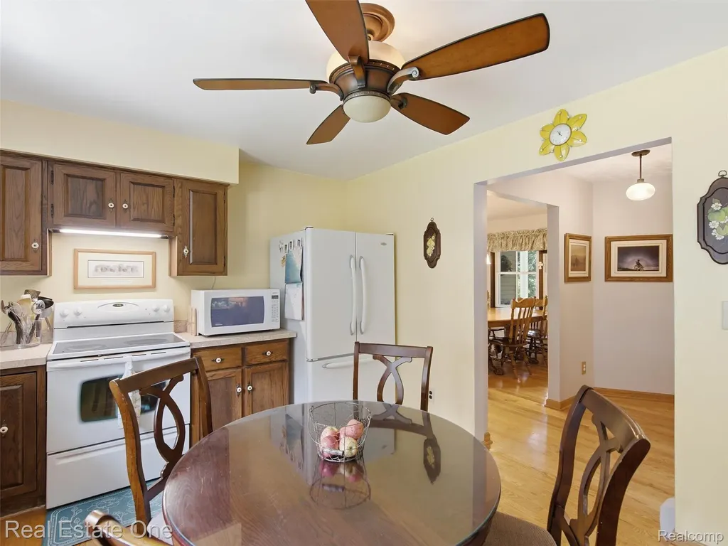 1230 Bald Eagle Lake Road Groveland Township MI 48462