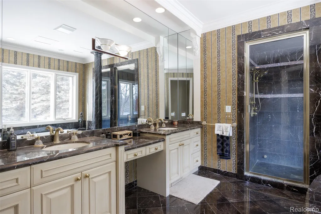 5165 Abbey Road Oakland Charter Township MI 48306