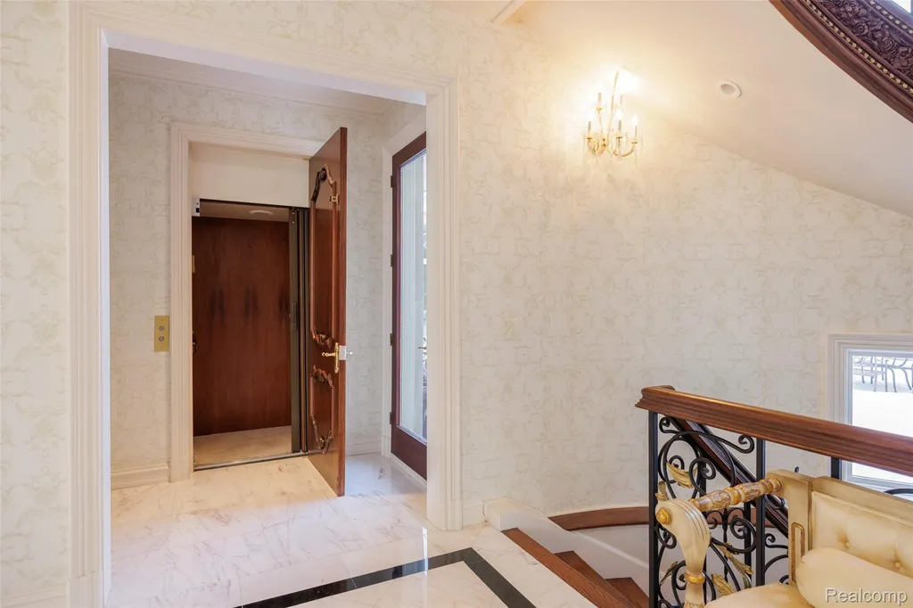5165 Abbey Road Oakland Charter Township MI 48306