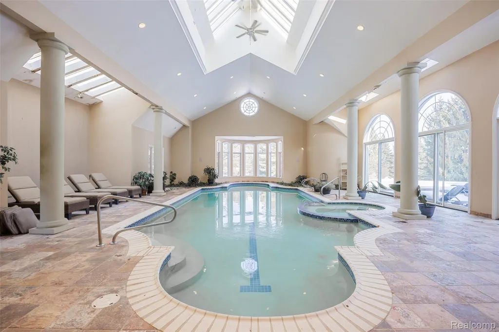 5165 Abbey Road Oakland Charter Township MI 48306