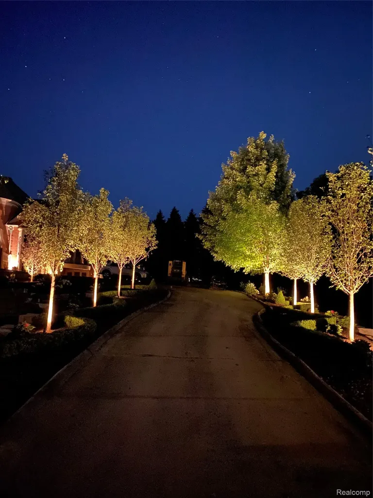 5165 Abbey Road Oakland Charter Township MI 48306
