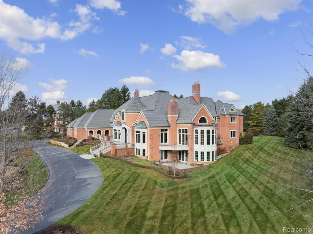 5165 Abbey Road Oakland Charter Township MI 48306
