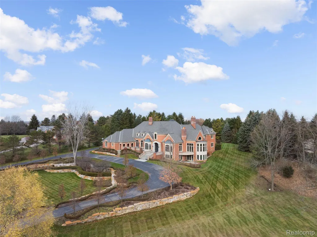 5165 Abbey Road Oakland Charter Township MI 48306
