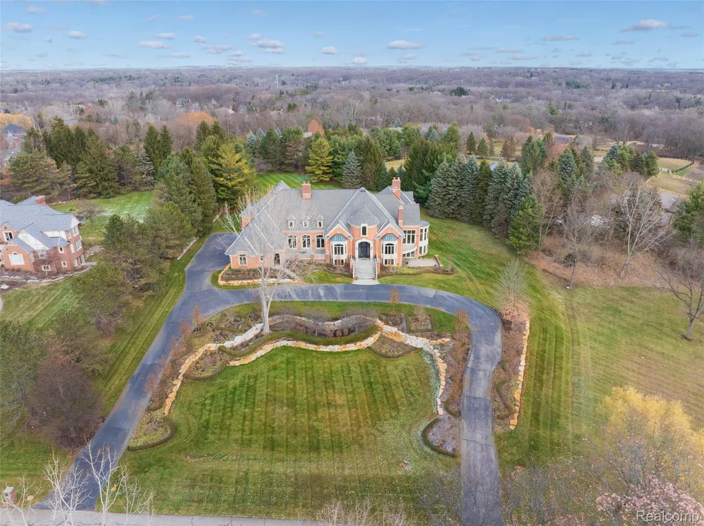 5165 Abbey Road Oakland Charter Township MI 48306