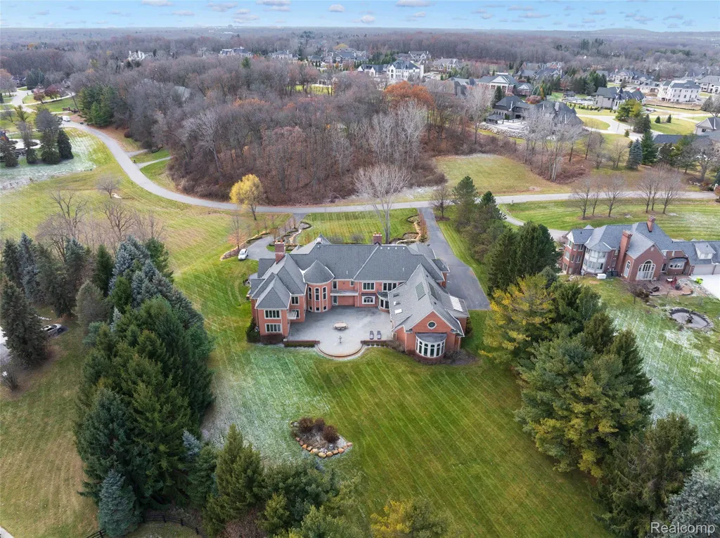 5165 Abbey Road Oakland Charter Township MI 48306