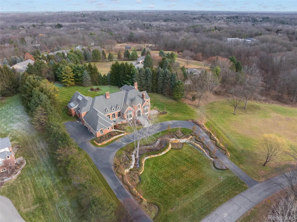 5165 Abbey Road Oakland Charter Township MI 48306