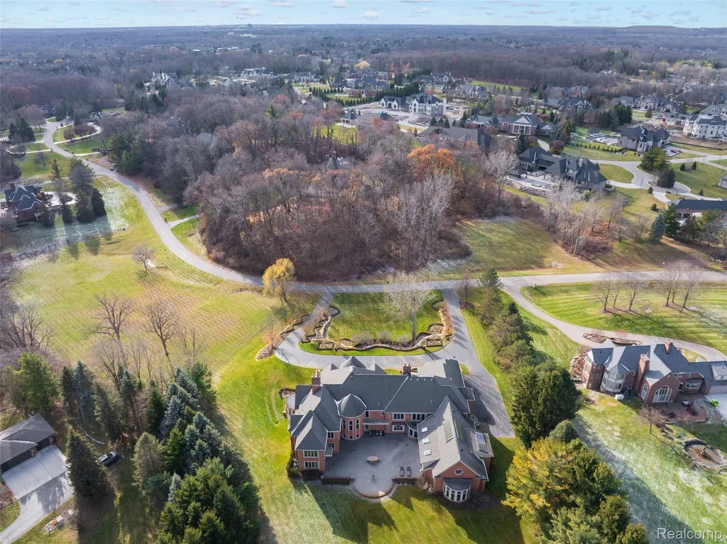 5165 Abbey Road Oakland Charter Township MI 48306