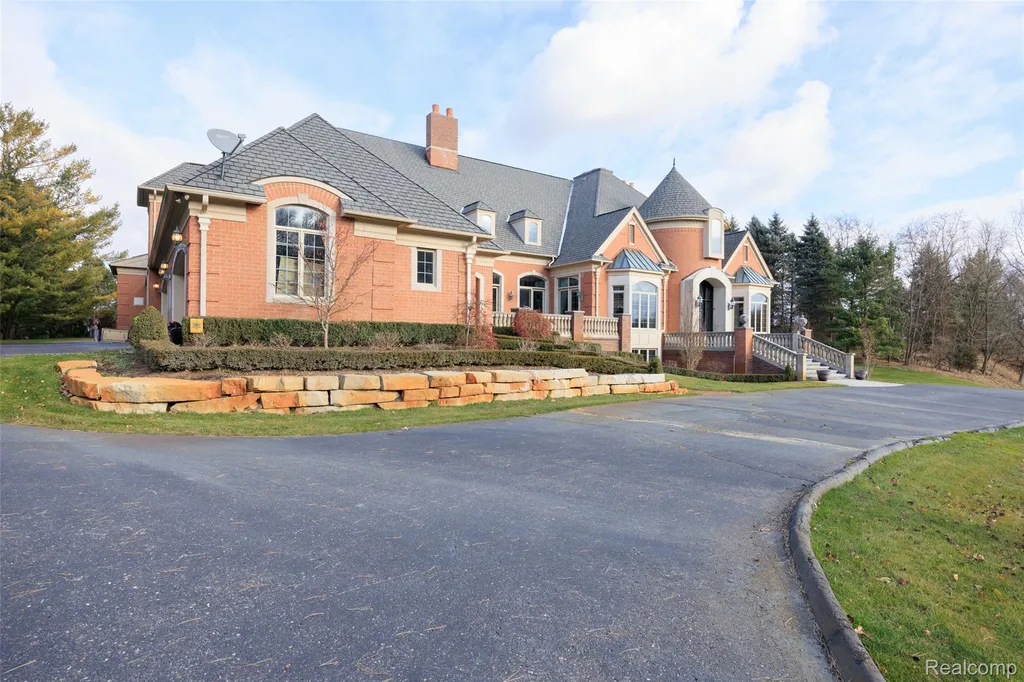 5165 Abbey Road Oakland Charter Township MI 48306