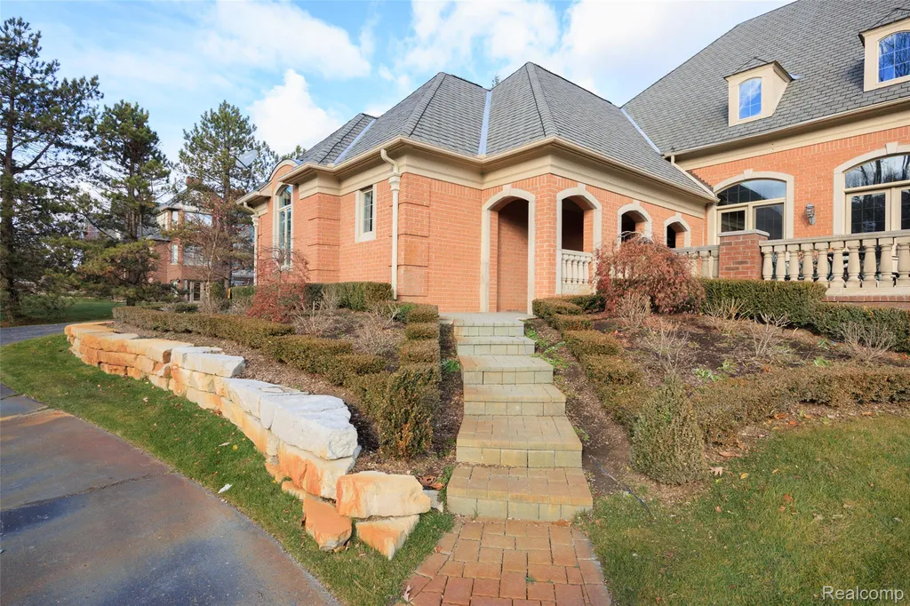 5165 Abbey Road Oakland Charter Township MI 48306