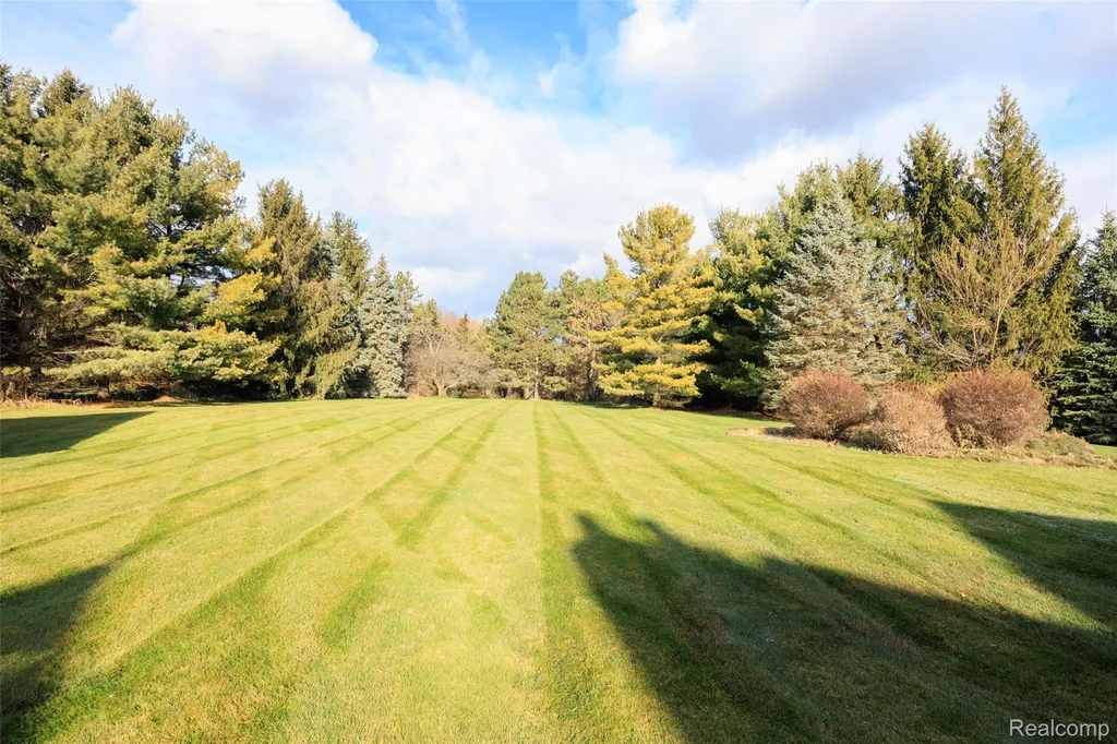 5165 Abbey Road Oakland Charter Township MI 48306