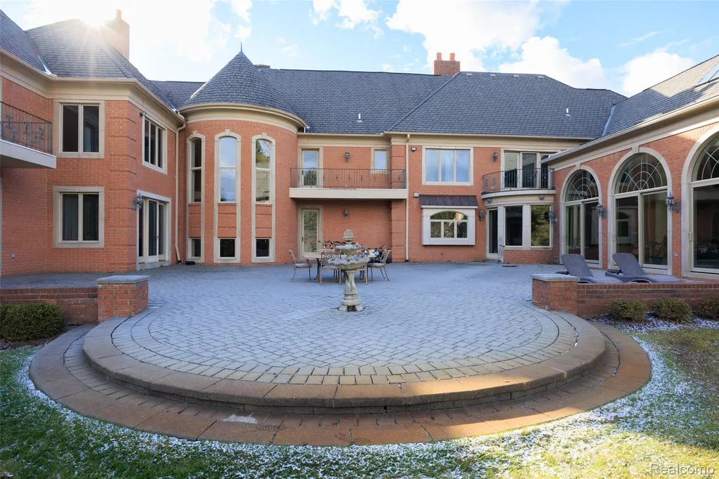 5165 Abbey Road Oakland Charter Township MI 48306