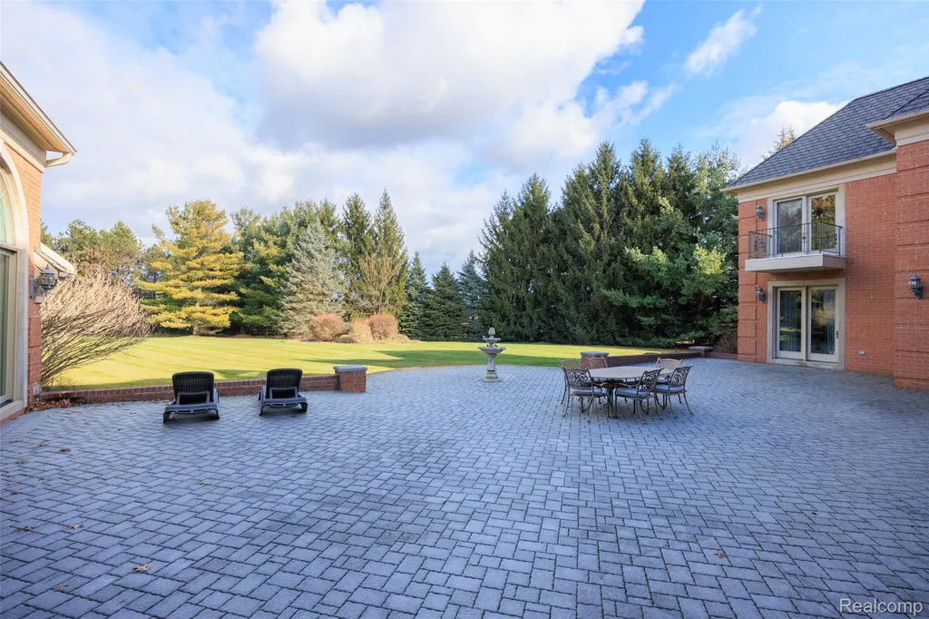 5165 Abbey Road Oakland Charter Township MI 48306