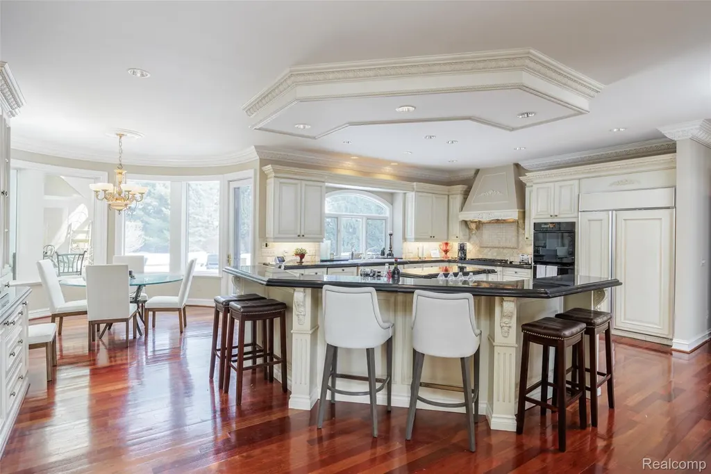 5165 Abbey Road Oakland Charter Township MI 48306