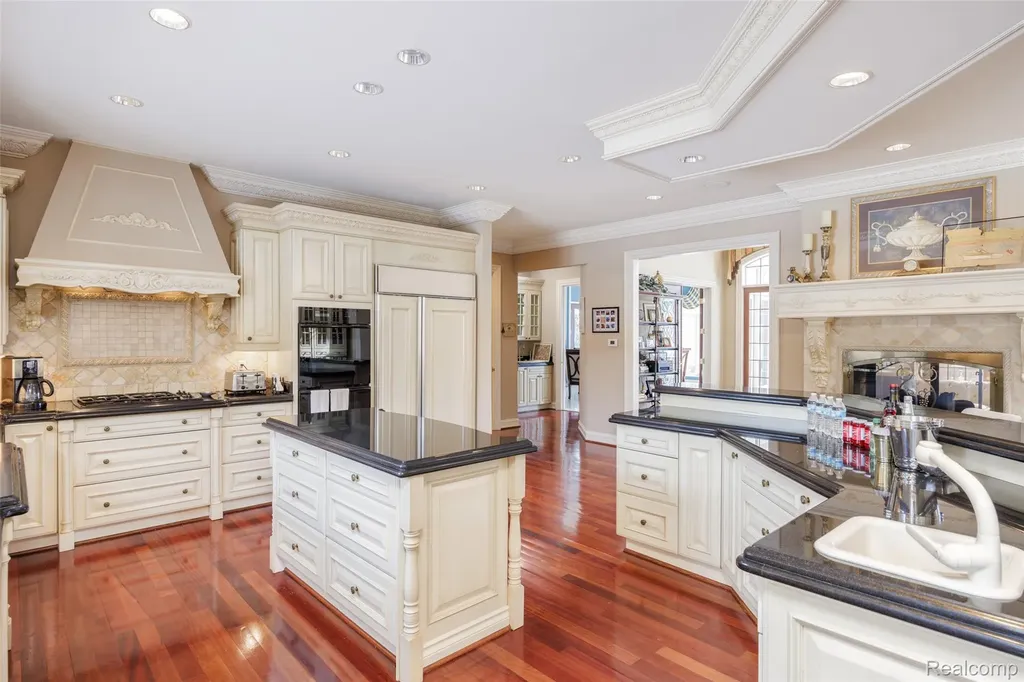 5165 Abbey Road Oakland Charter Township MI 48306