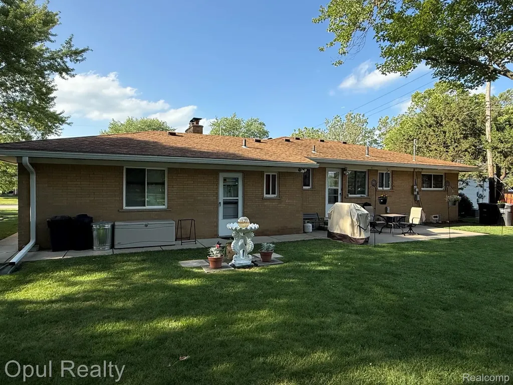 28369 Pembroke Street Livonia City MI 48152