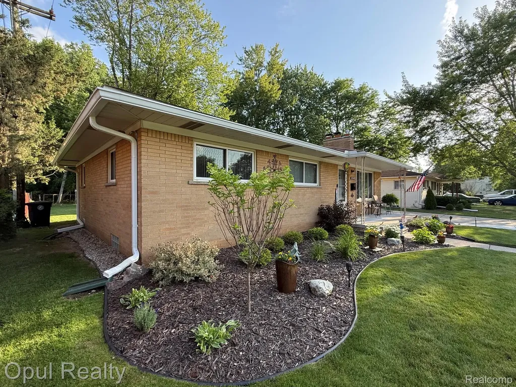 28369 Pembroke Street Livonia City MI 48152