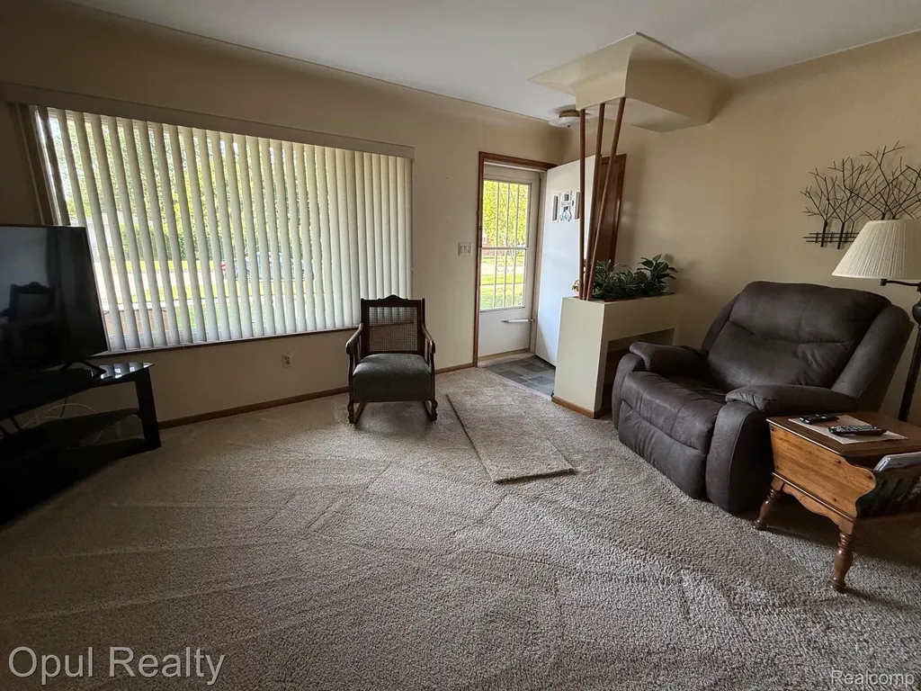 28369 Pembroke Street Livonia City MI 48152