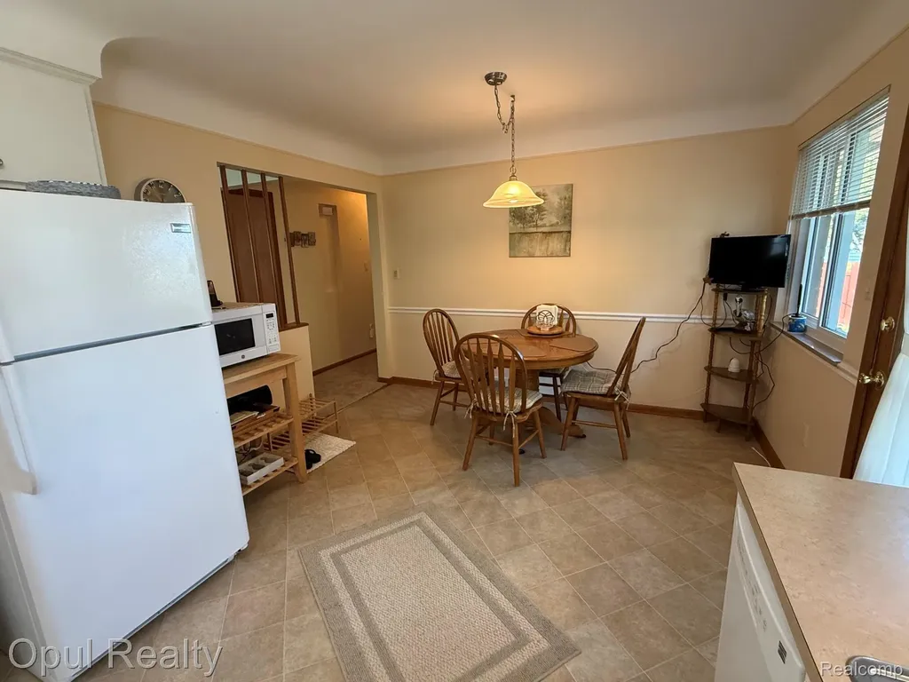 28369 Pembroke Street Livonia City MI 48152