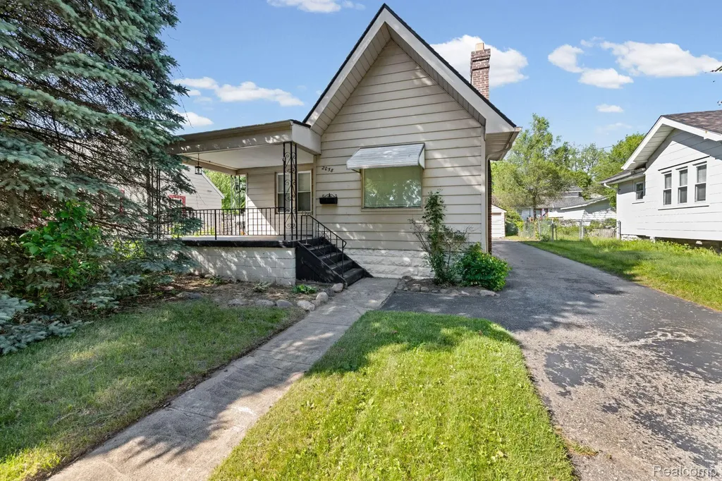 2058 Cartier Street Flint City MI 48504