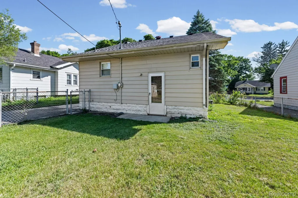 2058 Cartier Street Flint City MI 48504