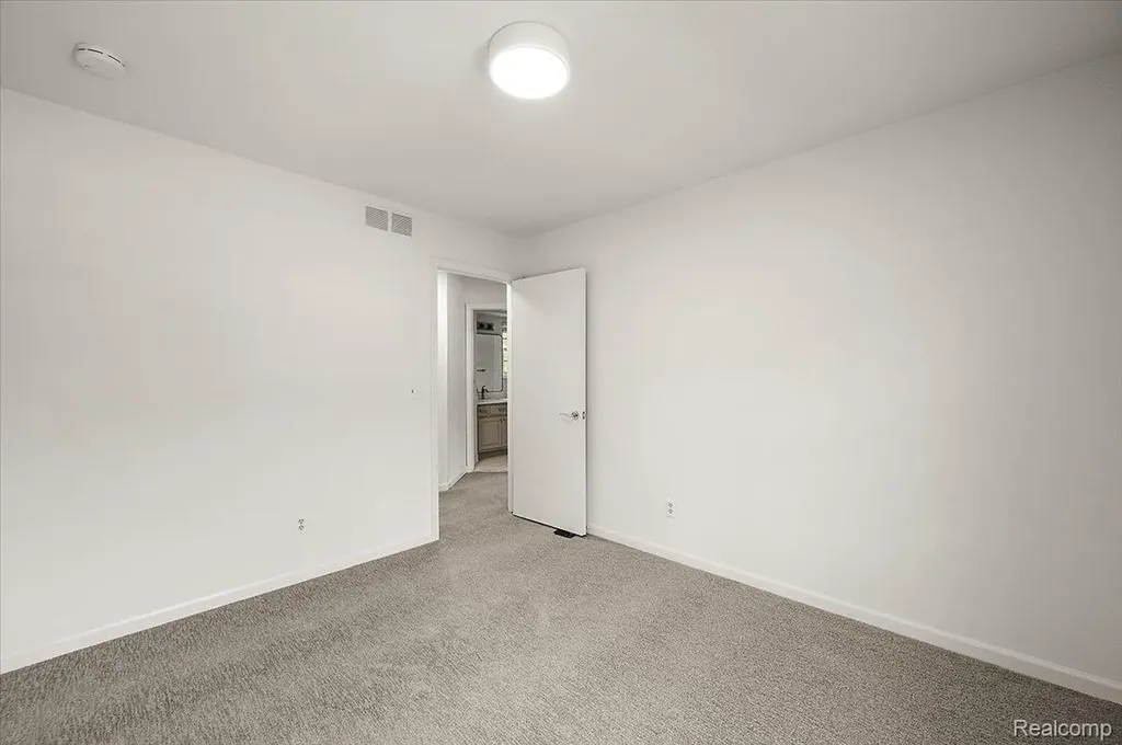 1000 Trailwood Path Bloomfield Hills City MI 48301