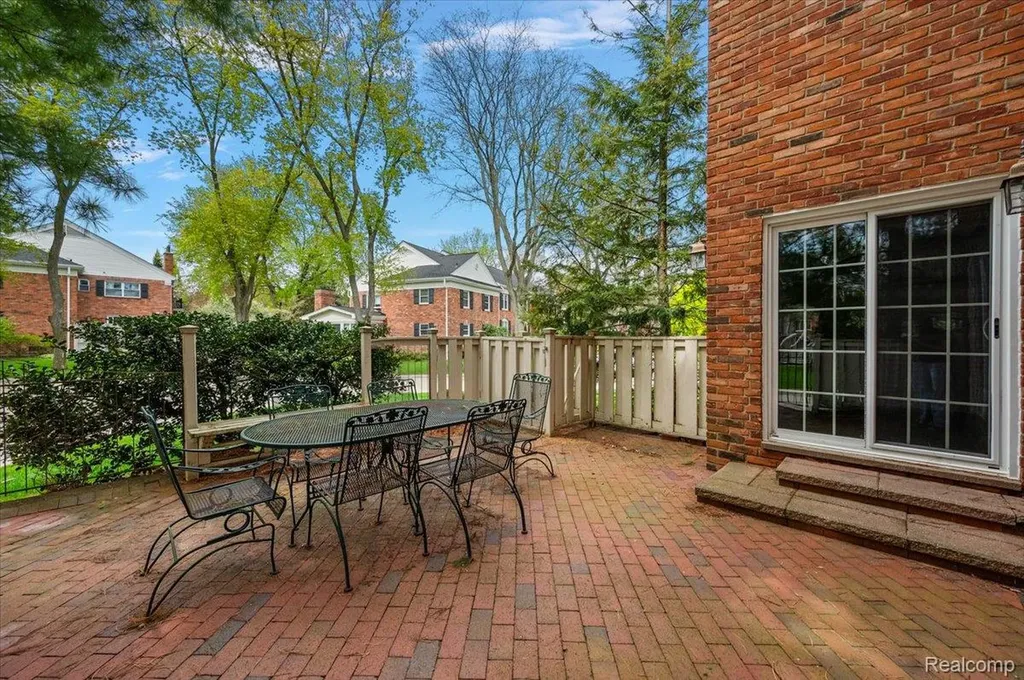1000 Trailwood Path Bloomfield Hills City MI 48301
